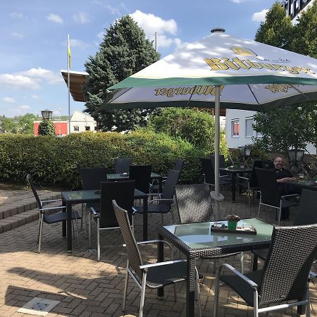 Sport Und Tagungshotel Кенцинген Экстерьер фото
