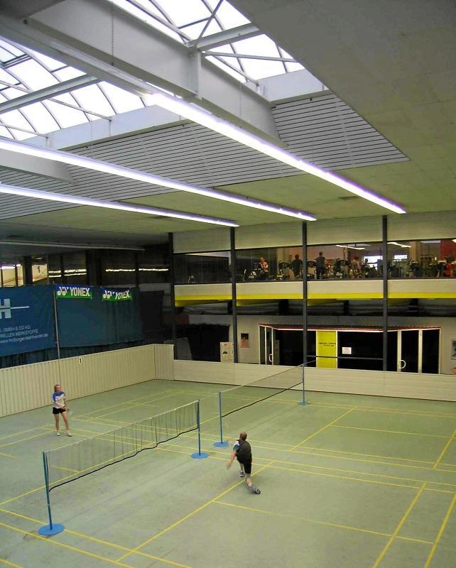 Sport Und Tagungshotel Кенцинген Экстерьер фото
