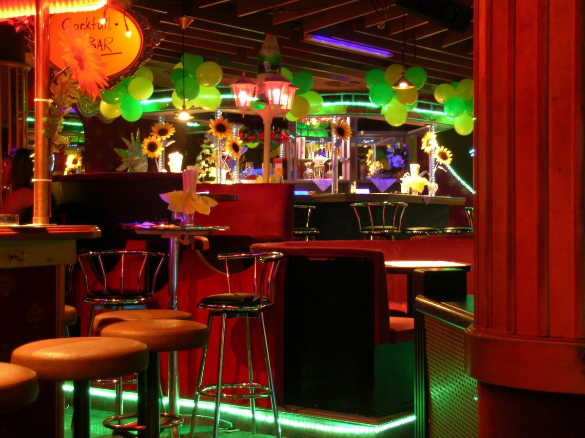 Sport Und Tagungshotel Кенцинген Экстерьер фото